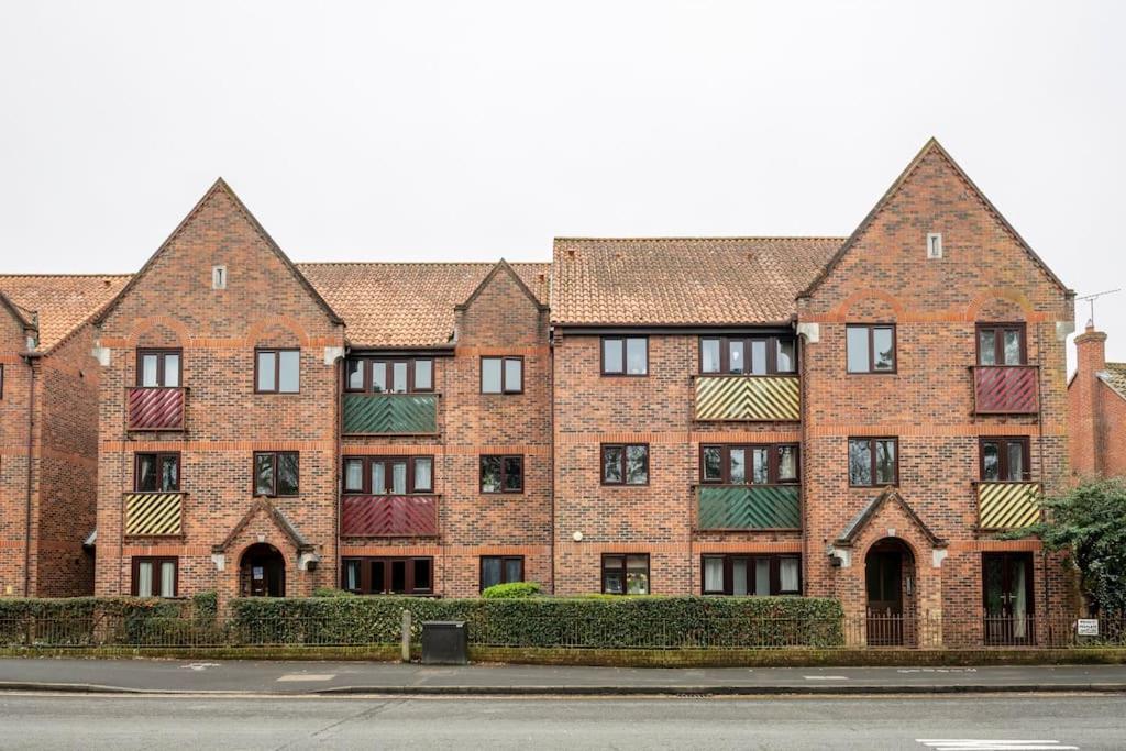 Two Bedroom Flat Near Colchester Hospital With Free Parking And Internet Mile End 외부 사진