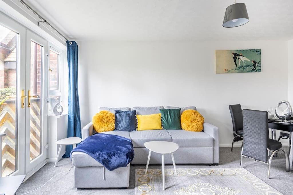 Two Bedroom Flat Near Colchester Hospital With Free Parking And Internet Mile End 외부 사진